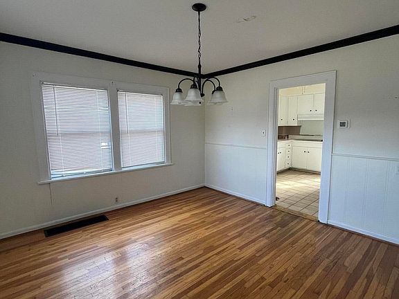 4th image of 710 Highland Ave