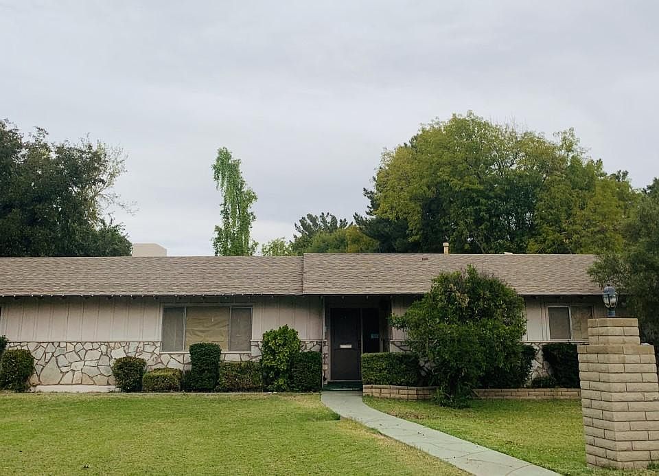 2nd image of 309 N Westwood