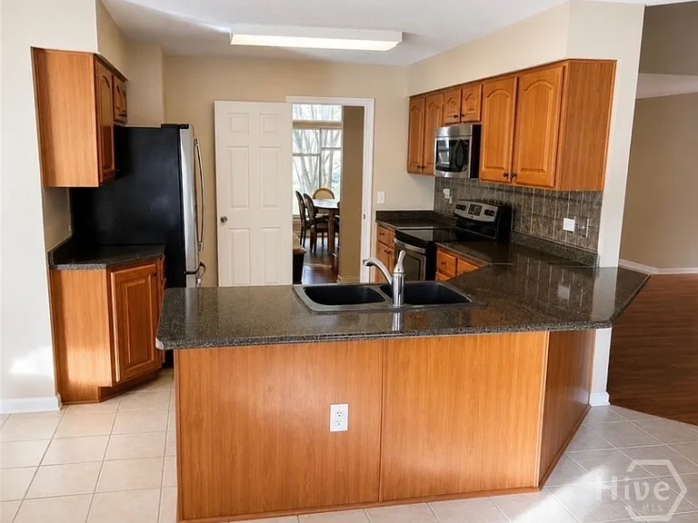 157 Lions Gate Rd — Photo 8