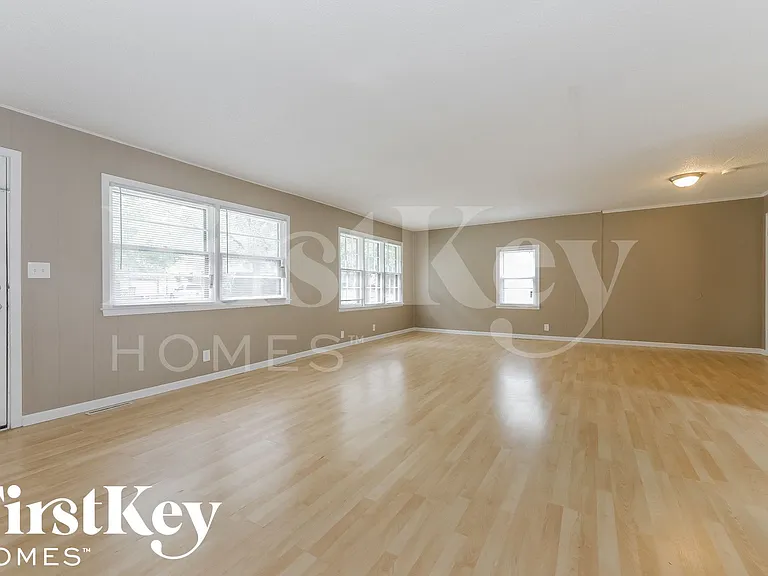 4021 S Osage St — Photo 4
