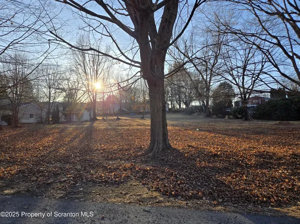 (undisclosed Address), Falls, PA 18615