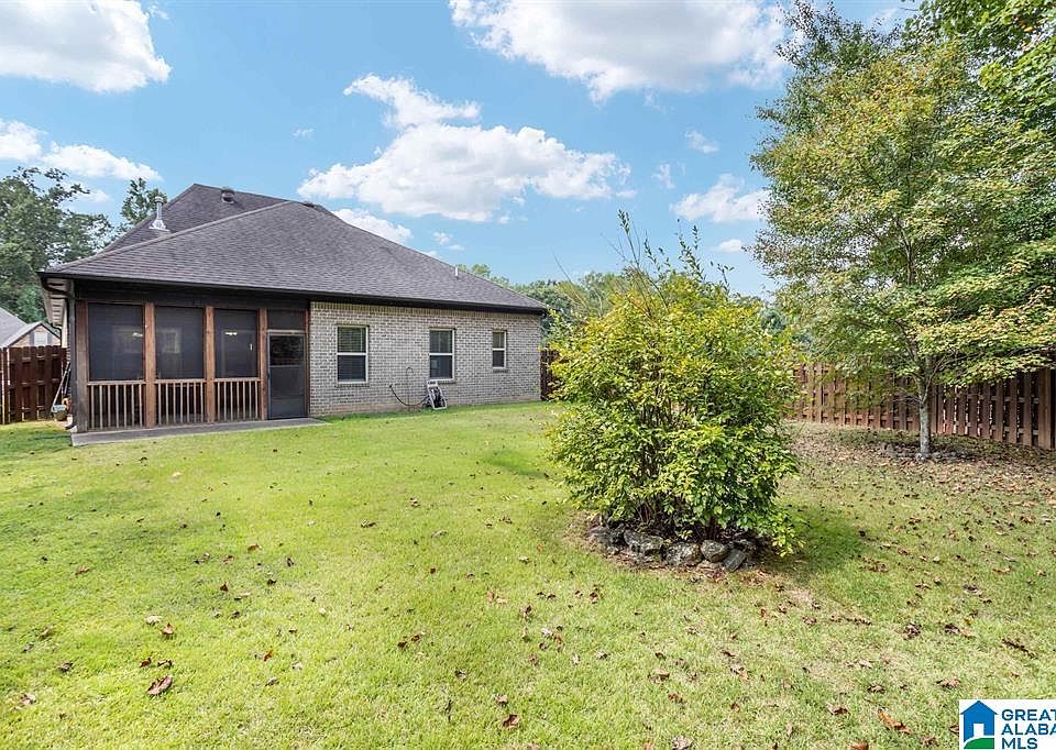 1st image of 565 Fultonbrook Dr