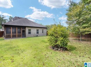 565 Fultonbrook Dr, Fultondale, AL 35068