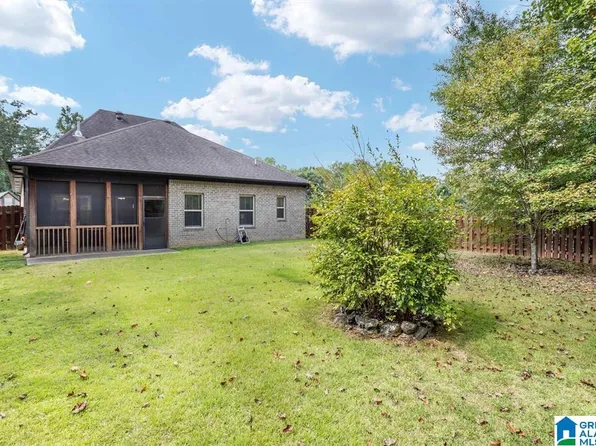565 Fultonbrook Dr, Fultondale, AL 35068