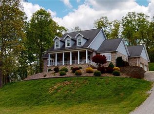 230 Moody Ridge Rd, Belpre, OH 45714