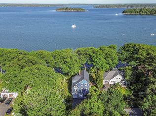 86 Maquoit Dr, Freeport, ME 04032