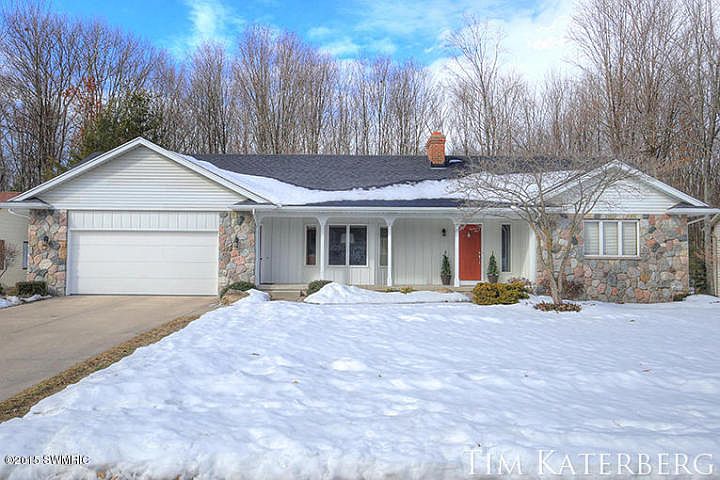 1st image of 907 Kings Row Dr NW
