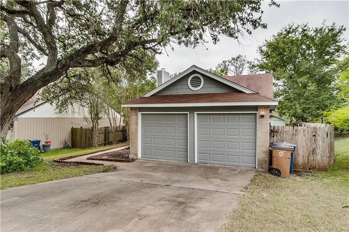 Building Photo - 8738 Birmingham Dr