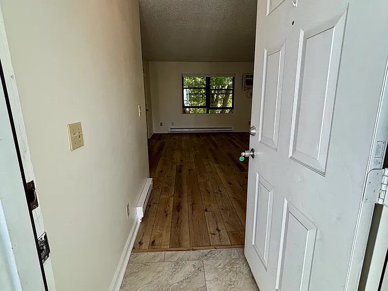 210 Urbandale Pkwy #210 — Photo 25