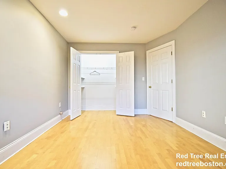 1306 Columbia Rd #3 — Photo 6