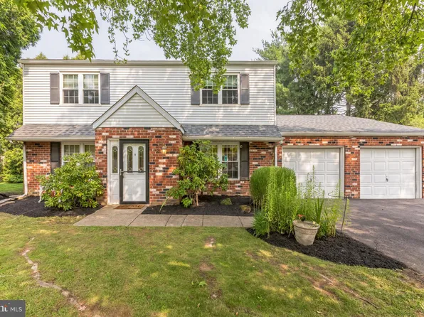 4131 Dana Ln, Lafayette Hill, PA 19444