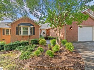 24 Fairoaks Dr, Greenville, SC 29615