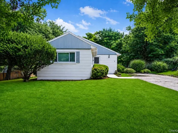7 Tudor Pl, Hartsdale, NY 10530