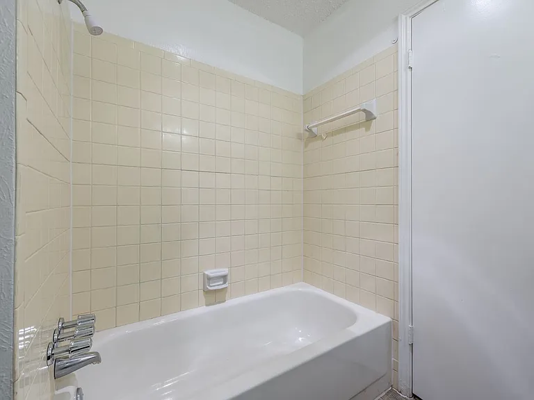 4605 & 4607 Menzer Rd — Photo 20