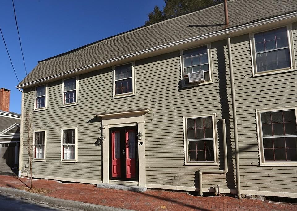 1st image of 39 Temple St #1
