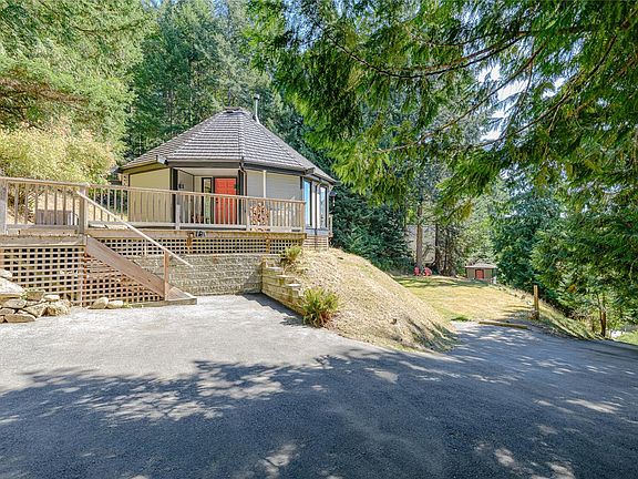 3rd image of 287 Cusheon Lake Rd