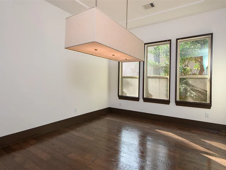 30 Freestone Stream Pl — Photo 23
