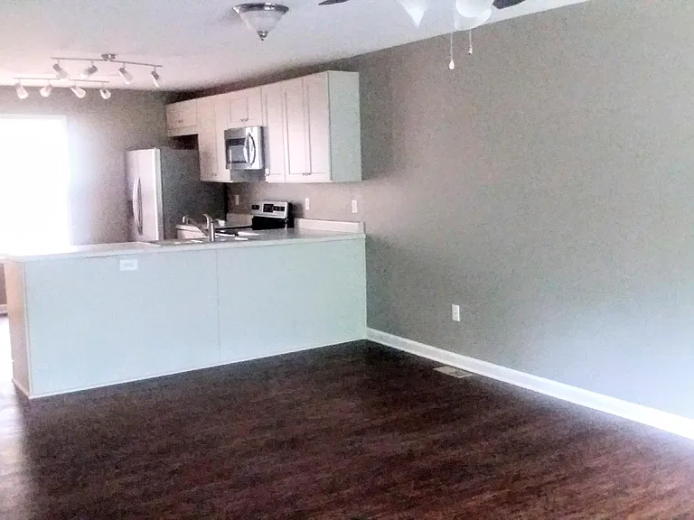 184 Strickland Ave — Photo 4