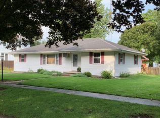 252 S Oak St, Herscher, IL 60941