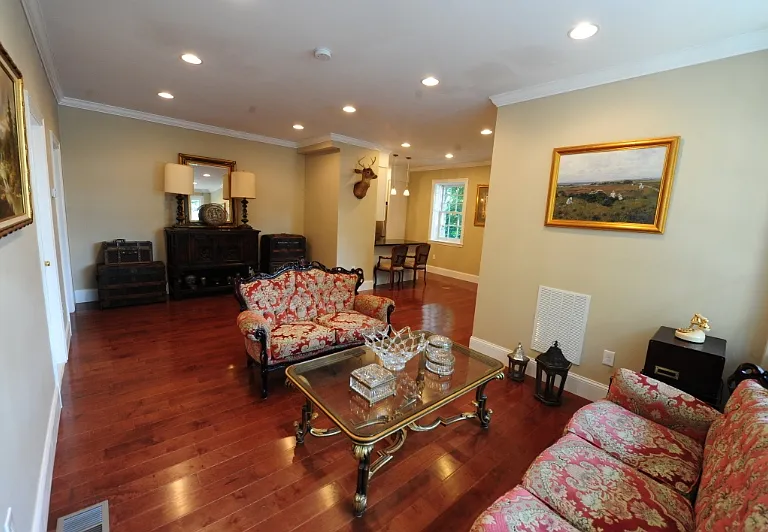 259 Kent St #1 — Photo 6