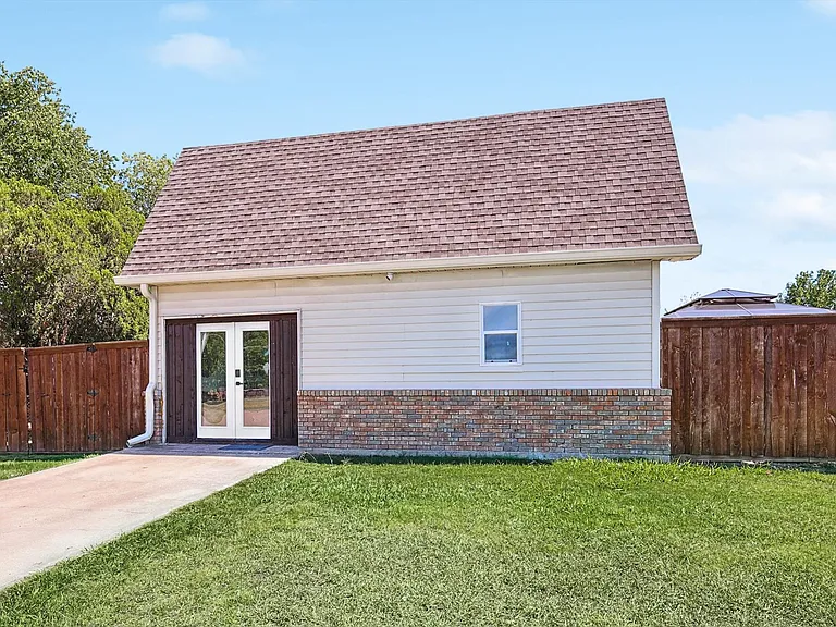 3322 Darby Ln #2 — Photo 8