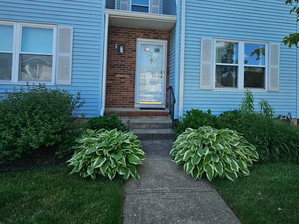 3 Brookview Cir, Jamesburg, NJ 08831