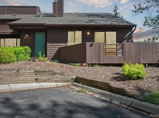 131 E Jolly Rd UNIT E6, Lansing, MI 48910
