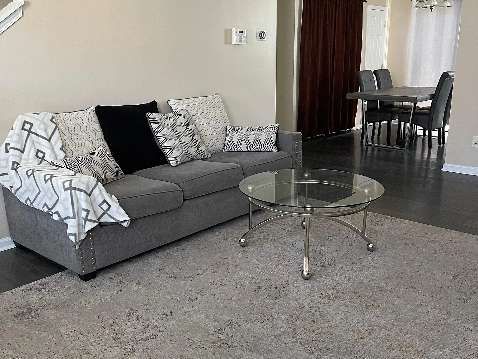 4 bed, 2.5 bath, 1778 sqft, $2,600 — Photo 3