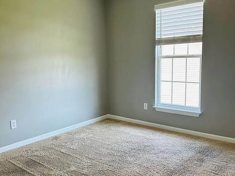 711 Dutchman Ct — Photo 15