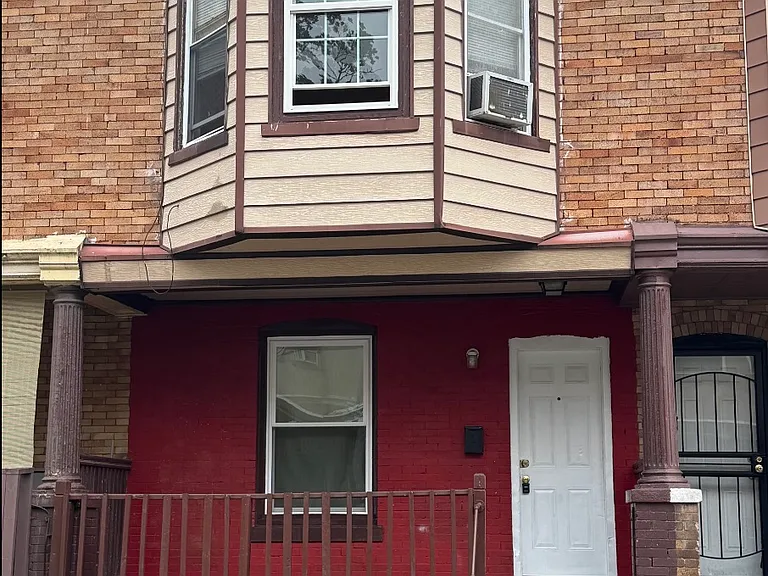 5515 Crowson St — Photo 1