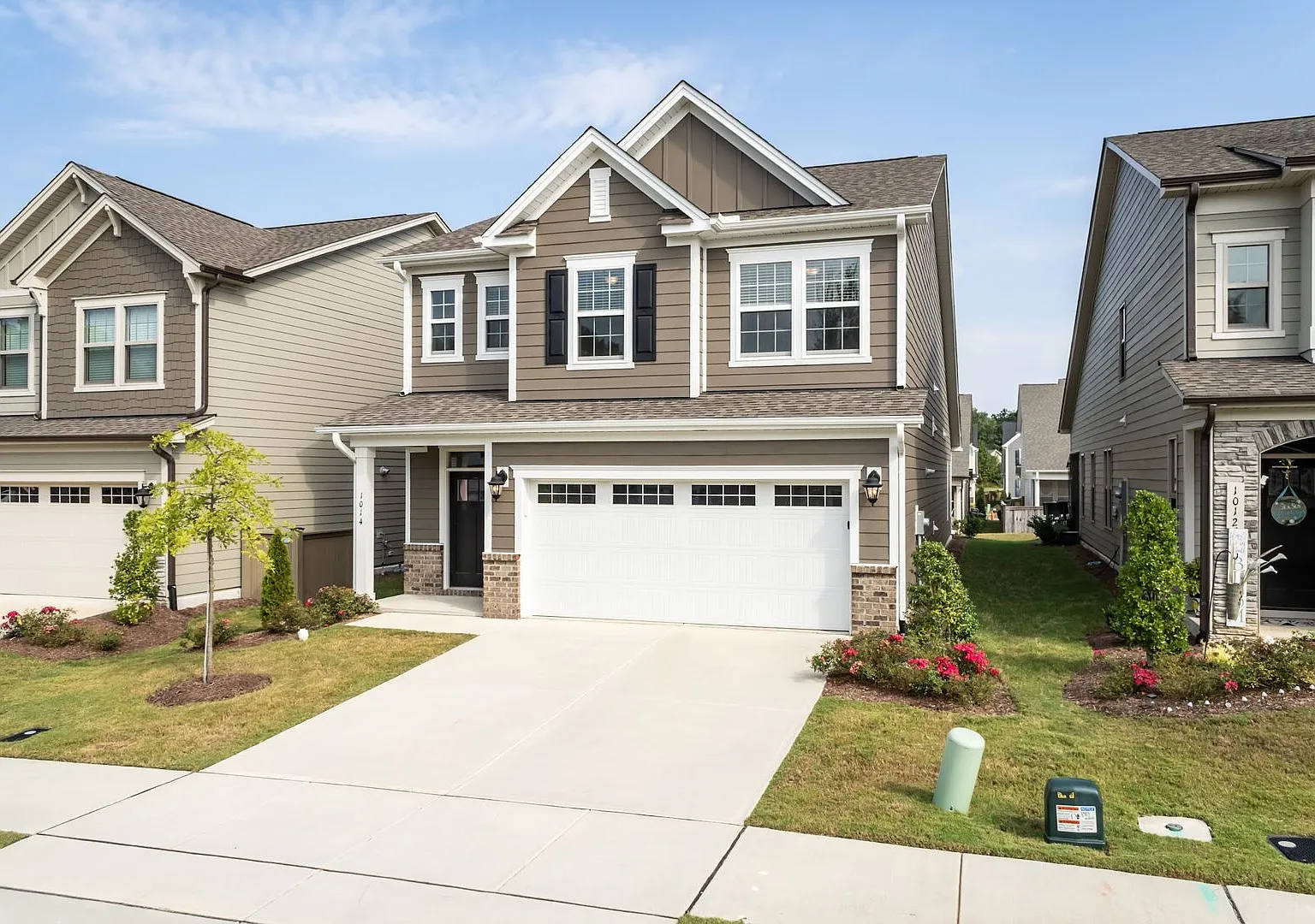 Gorgeous Three Bedroom Home — Photo 3