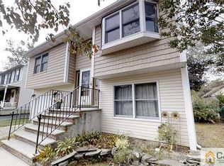16 Shady Oak St, Old Bridge, NJ 08857