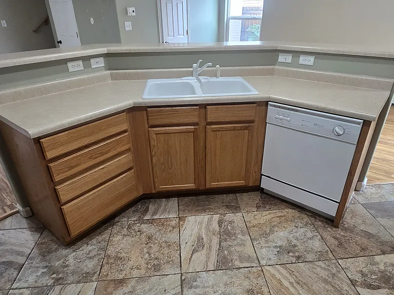 2823 Village Park Dr — Photo 4