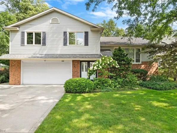 2501 Lafayette Dr, University Heights, OH 44118