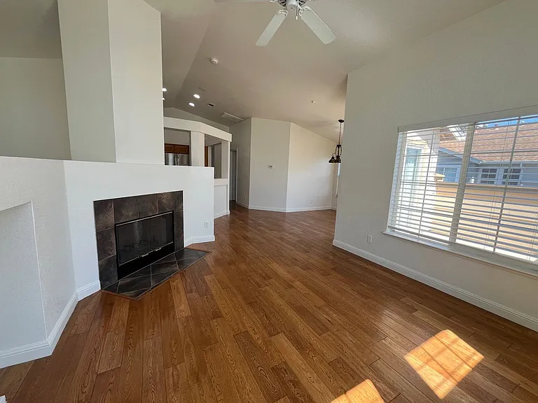 7388 Dalmally Ln — Photo 8