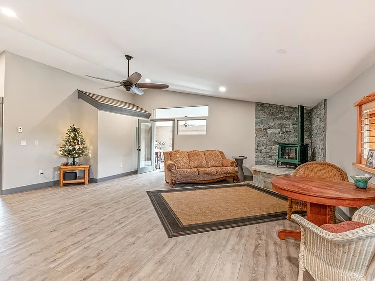 10242 SE Sundown Ln — Photo 21