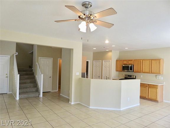 4th image of 3805 Hollycroft Dr