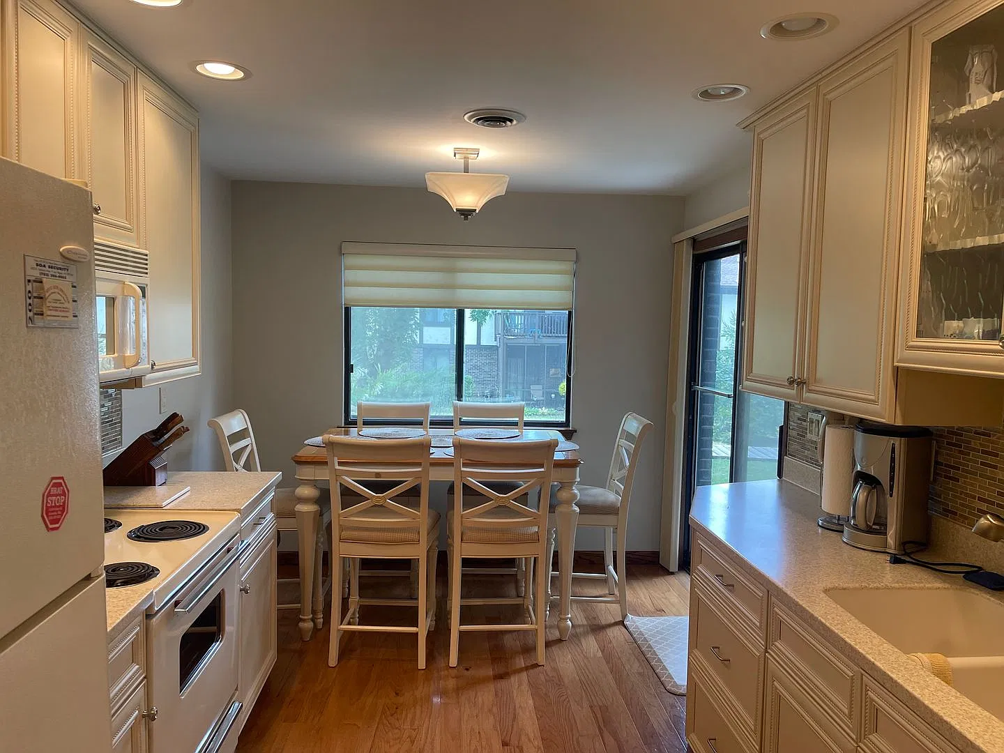 Williams Bay condo, fully furnished. 2 Bedrooms, 2 Bathrooms, 1 Car...Cable/Internet included! — Photo 3