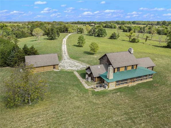 1042 Virginia Rd, Lane, KS 66042