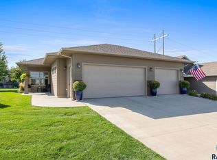 1305 S Foss Ave, Sioux Falls, SD 57110