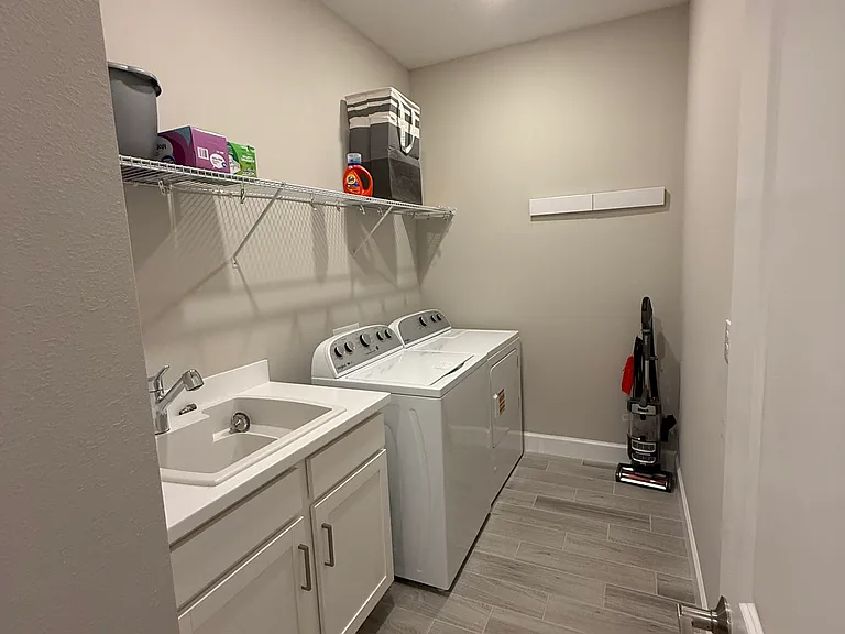 10514 Eclipse St — Photo 23