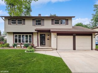 1113 E Dogwood Ln, Mount Prospect, IL