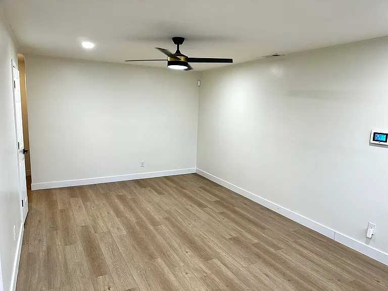 1450 Academy St — Photo 8