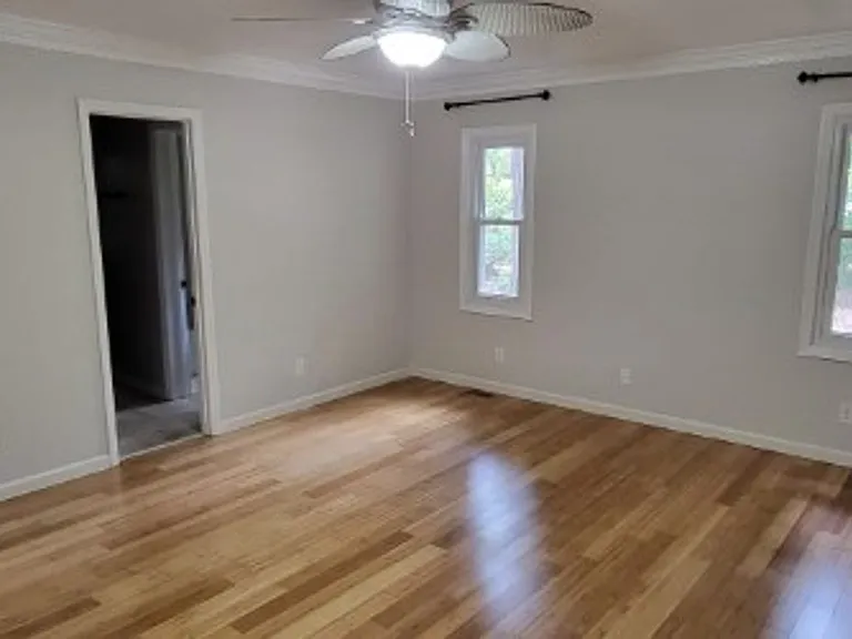 2204 Oakdale Dr — Photo 11