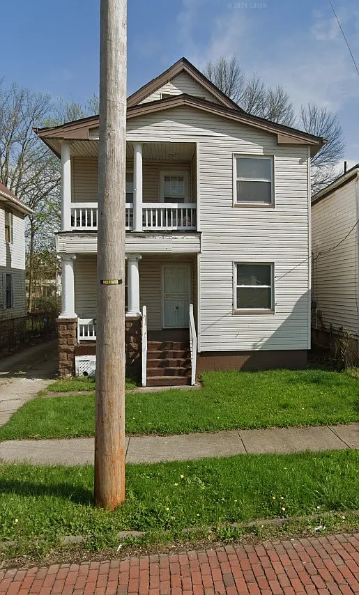 2 bed, 900 sqft, $950 — Photo 1