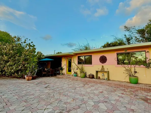 112 San Juan Drive, Palm Springs, FL 33461