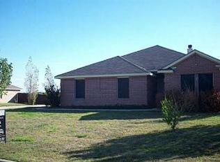 1201 Valley Dr, Justin, TX 76247