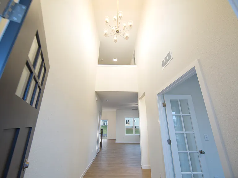 2009 Savannah Dr — Photo 5