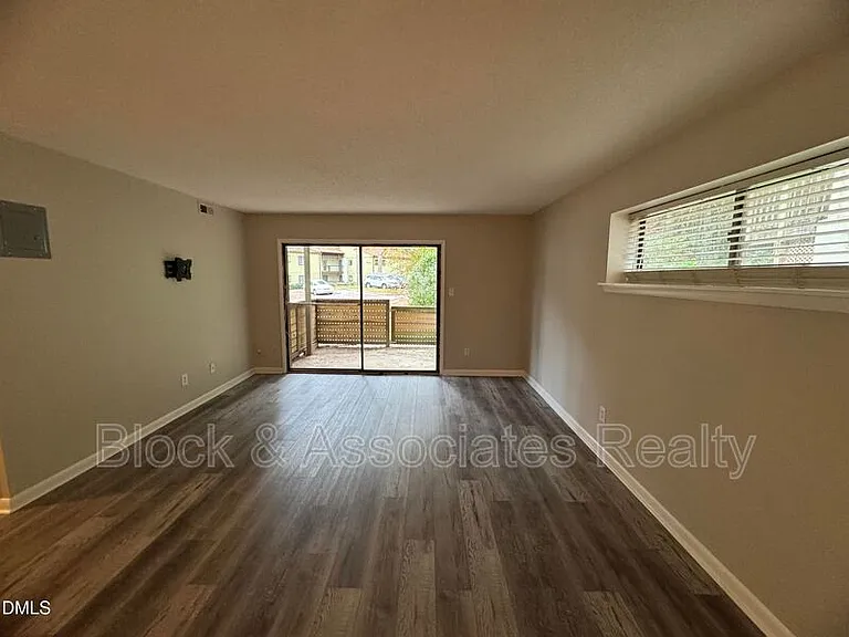 533 Pine Ridge Pl — Photo 2