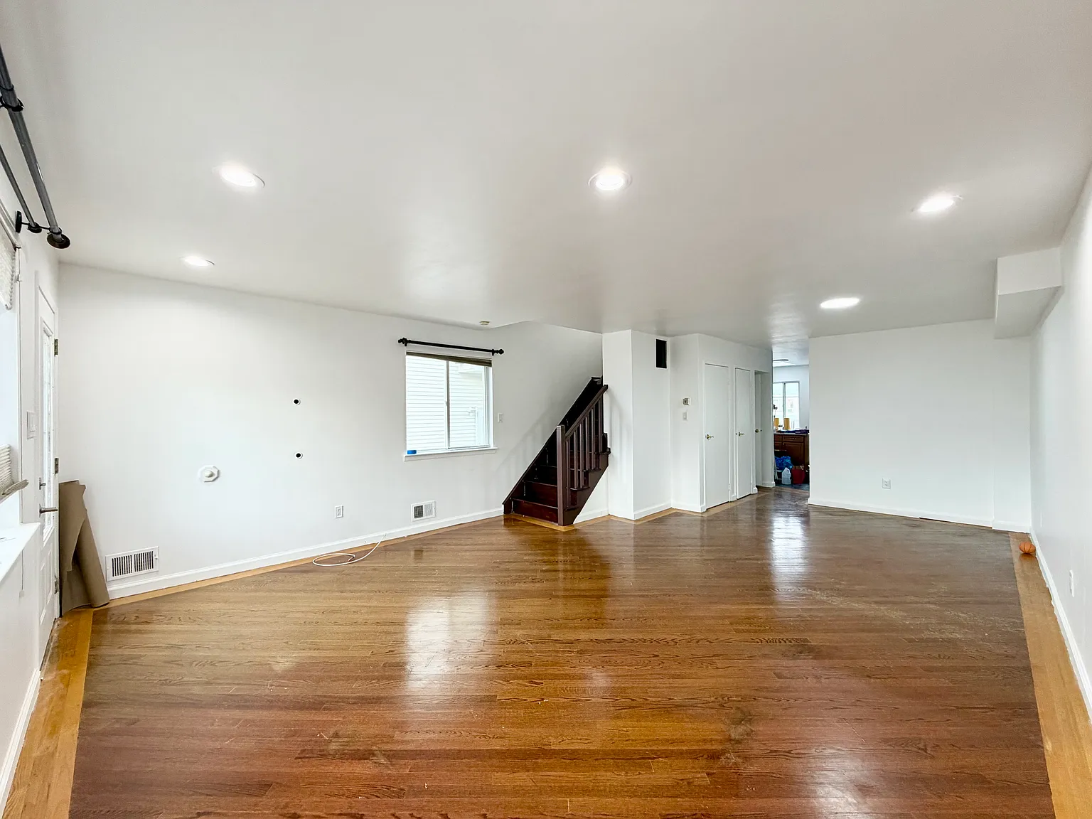 3 bed, 2.5 bath, 1640 sqft, $3,500 — Photo 4